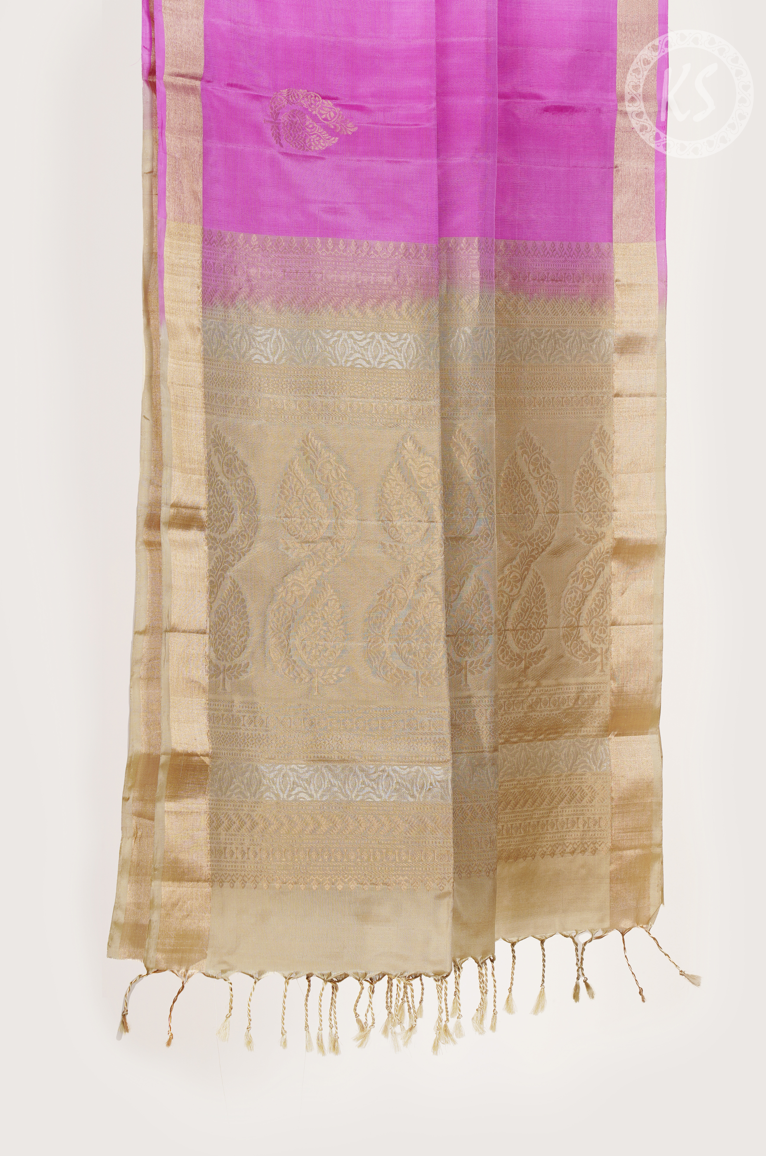 Pink Soft silk saree with Manga Butta