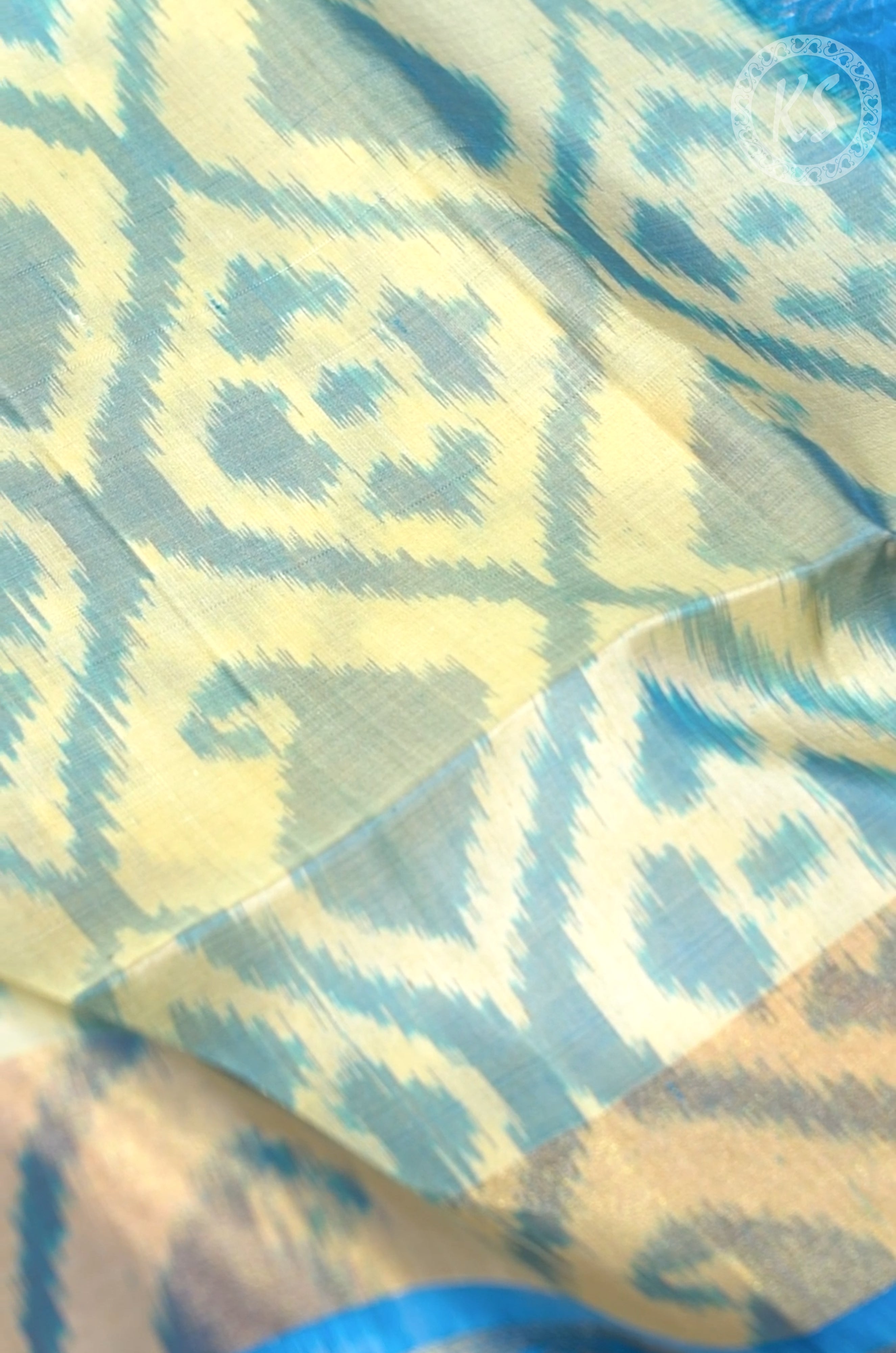 Cream Ikkat Pochampally Print Soft Silk Saree