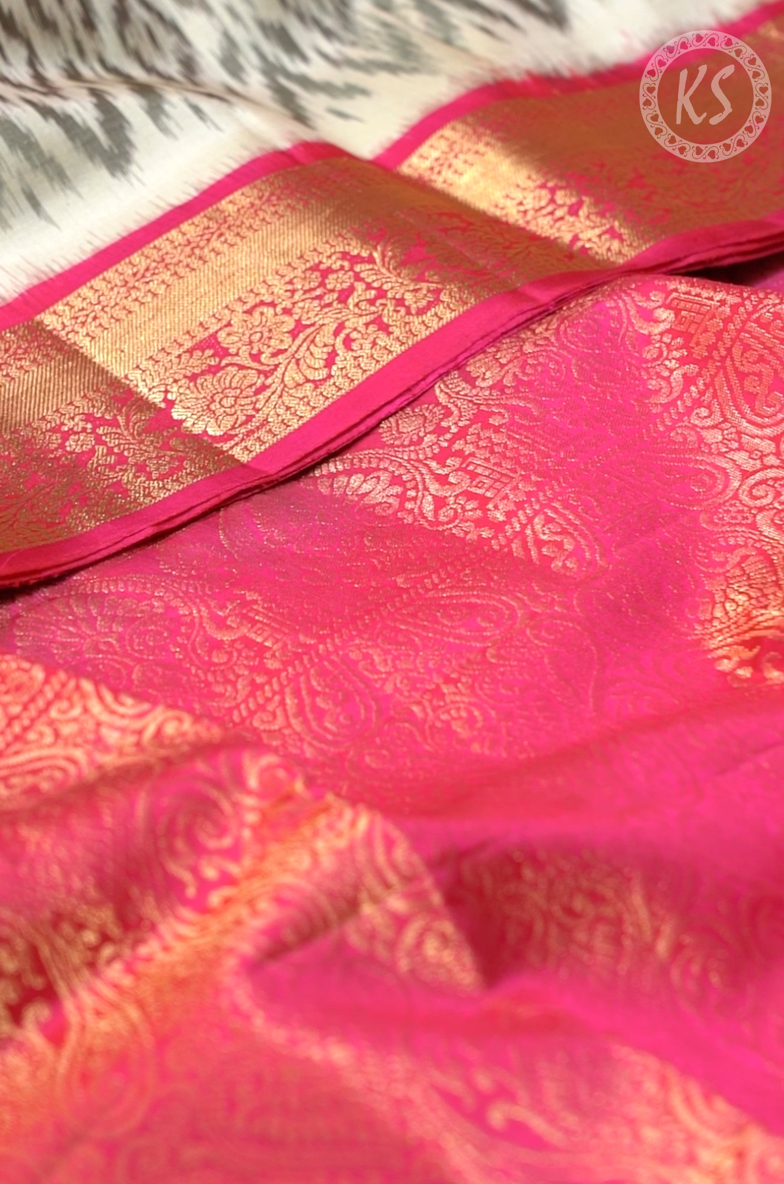 Cream Ikkat Pochampally Soft silk Saree